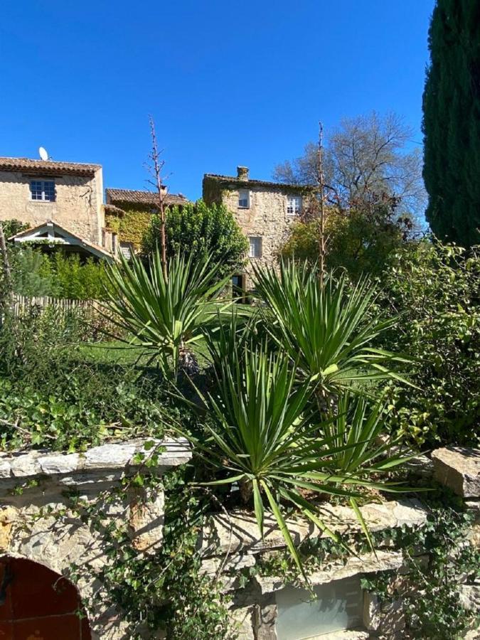 Domaine Le Petit Hameau Aparthotel Cotignac Exteriör bild